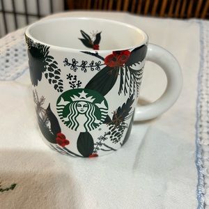 Starbucks holiday 2021 Christmas holly ceramic coffee mug 12oz